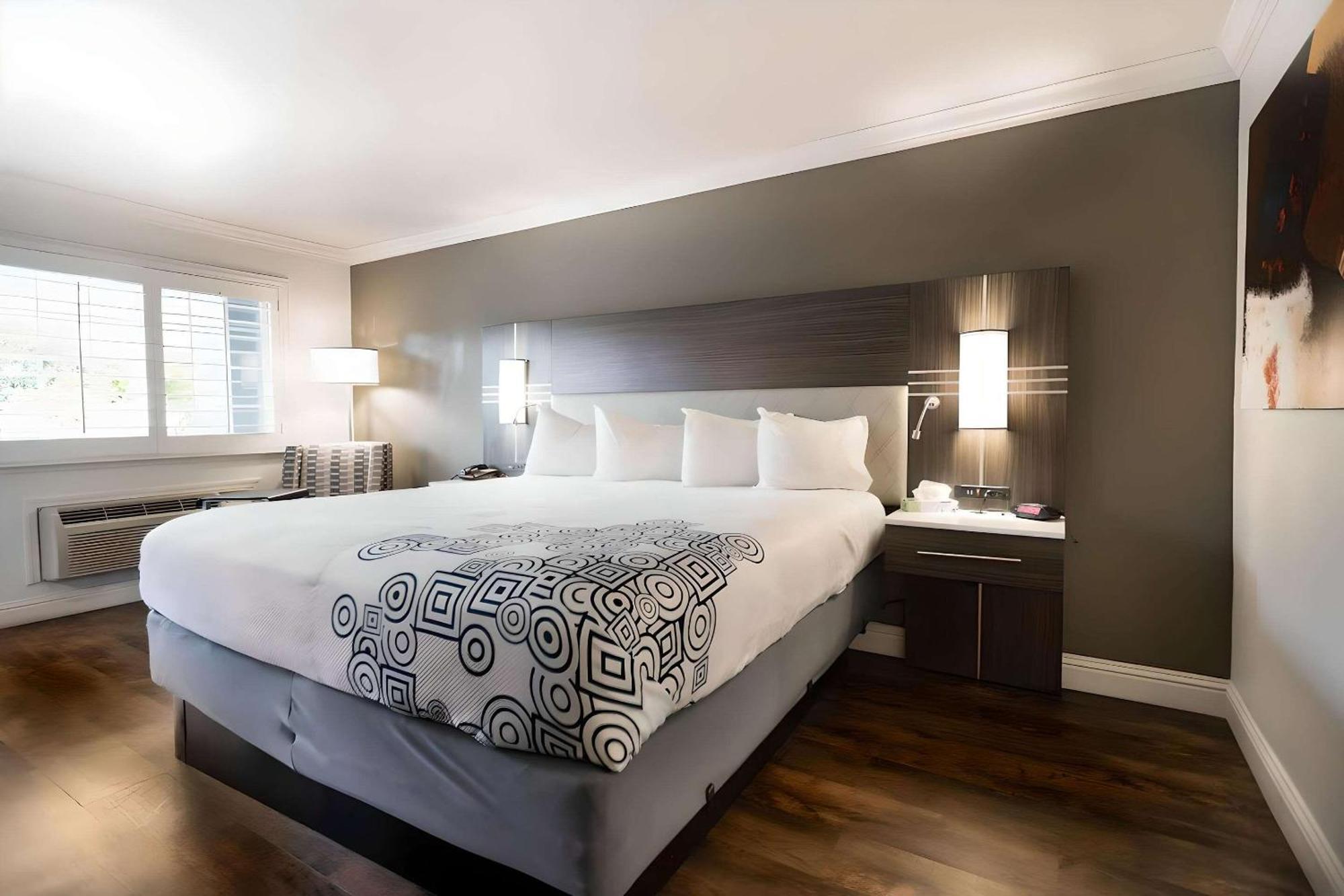 Rodeway Inn San Jose Hwy-101 Tully Rd Exit المظهر الخارجي الصورة