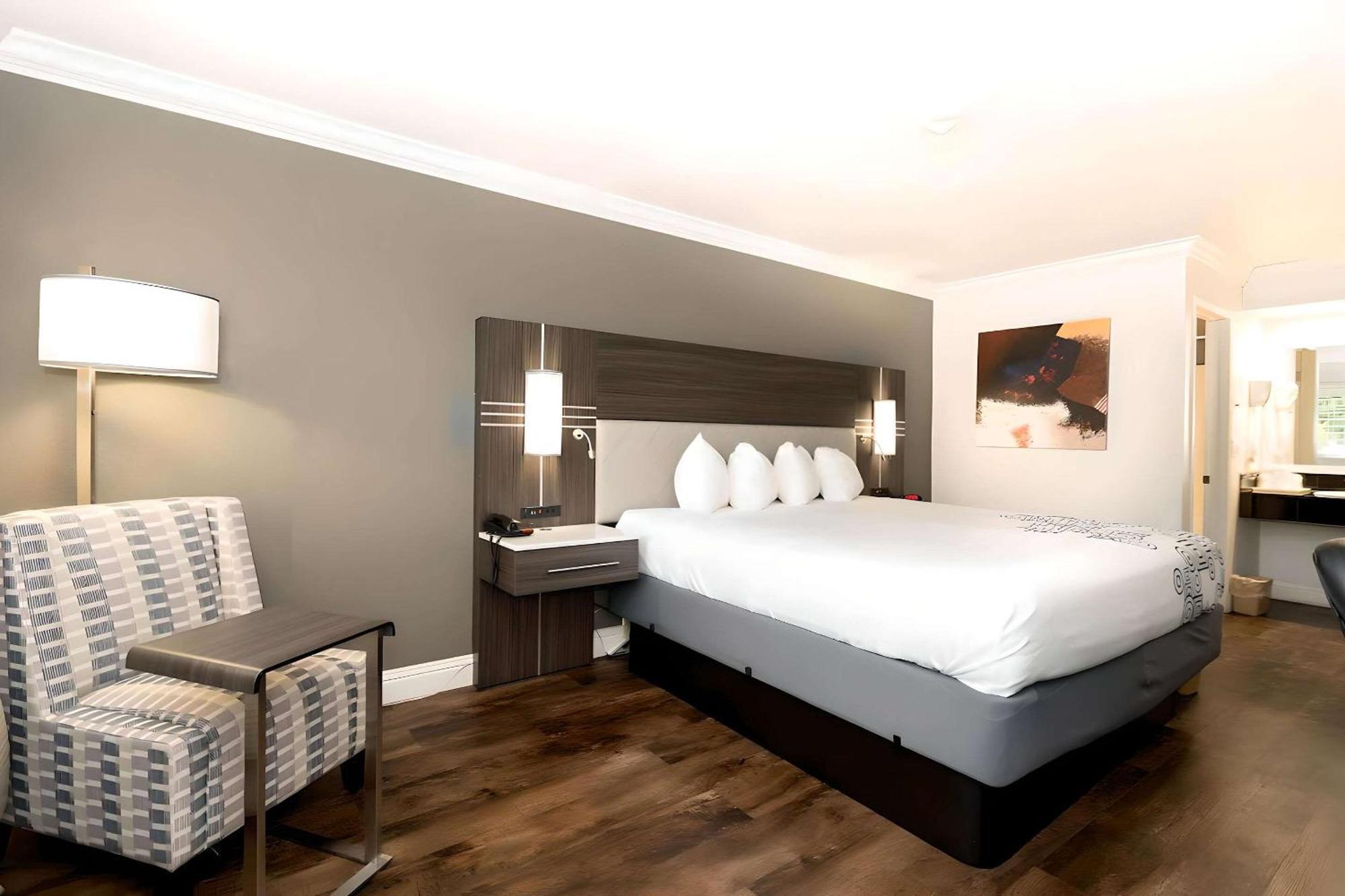 Rodeway Inn San Jose Hwy-101 Tully Rd Exit المظهر الخارجي الصورة